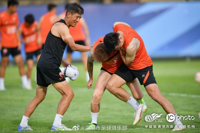 女尊揉弄他的玉茎